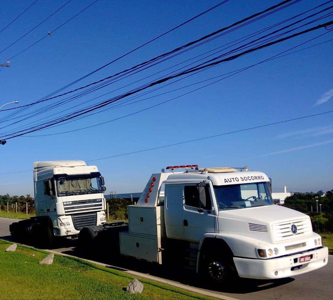Frota Leocadio Remoções - Resgate e reboque de veículos pesados